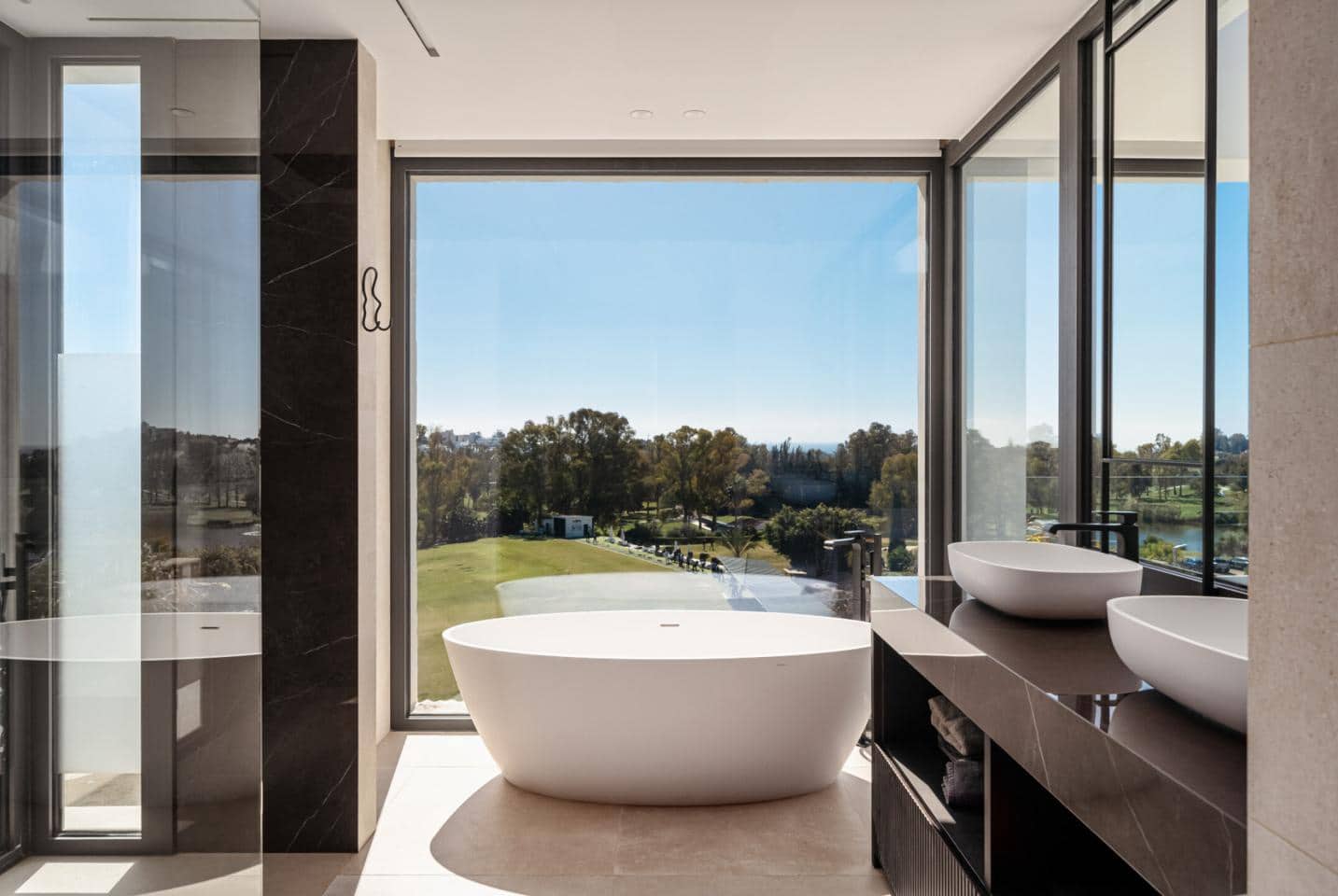 4 soverom Villa til salgs i Benahavis med svømmebasseng garasje - € 5 950 000 (Ref: 9211642)