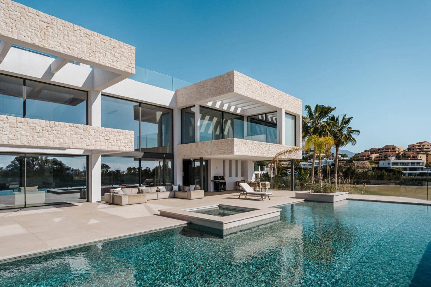 4 soverom Villa til salgs i Benahavis med svømmebasseng garasje - € 5 950 000 (Ref: 9211642)