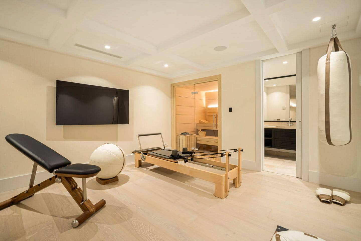 6 soverom Villa til salgs i Marbella med svømmebasseng garasje - € 8 950 000 (Ref: 9211643)