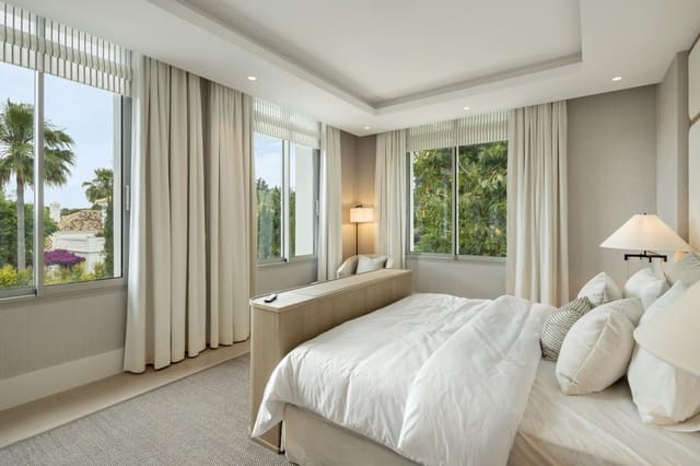 6 soverom Villa til salgs i Sierra Blanca, Marbella med svømmebasseng garasje - € 8 950 000 (Ref: 9211643)