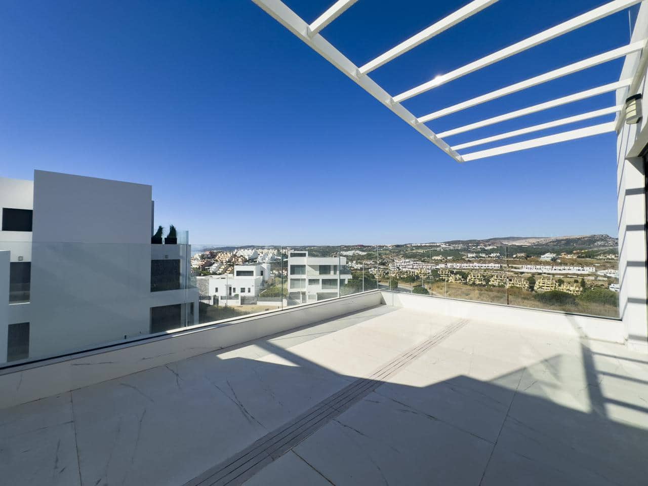 2 slaapkamer Appartement te koop in Casares met zwembad garage - € 525.000 (Ref: 9217013)