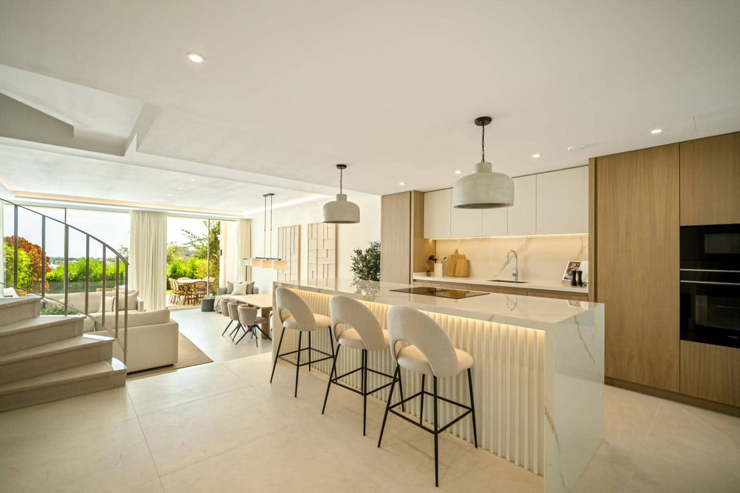 4 bedroom Apartment for sale in Benahavis with pool garage - € 1,875,000 (Ref: 9226027)