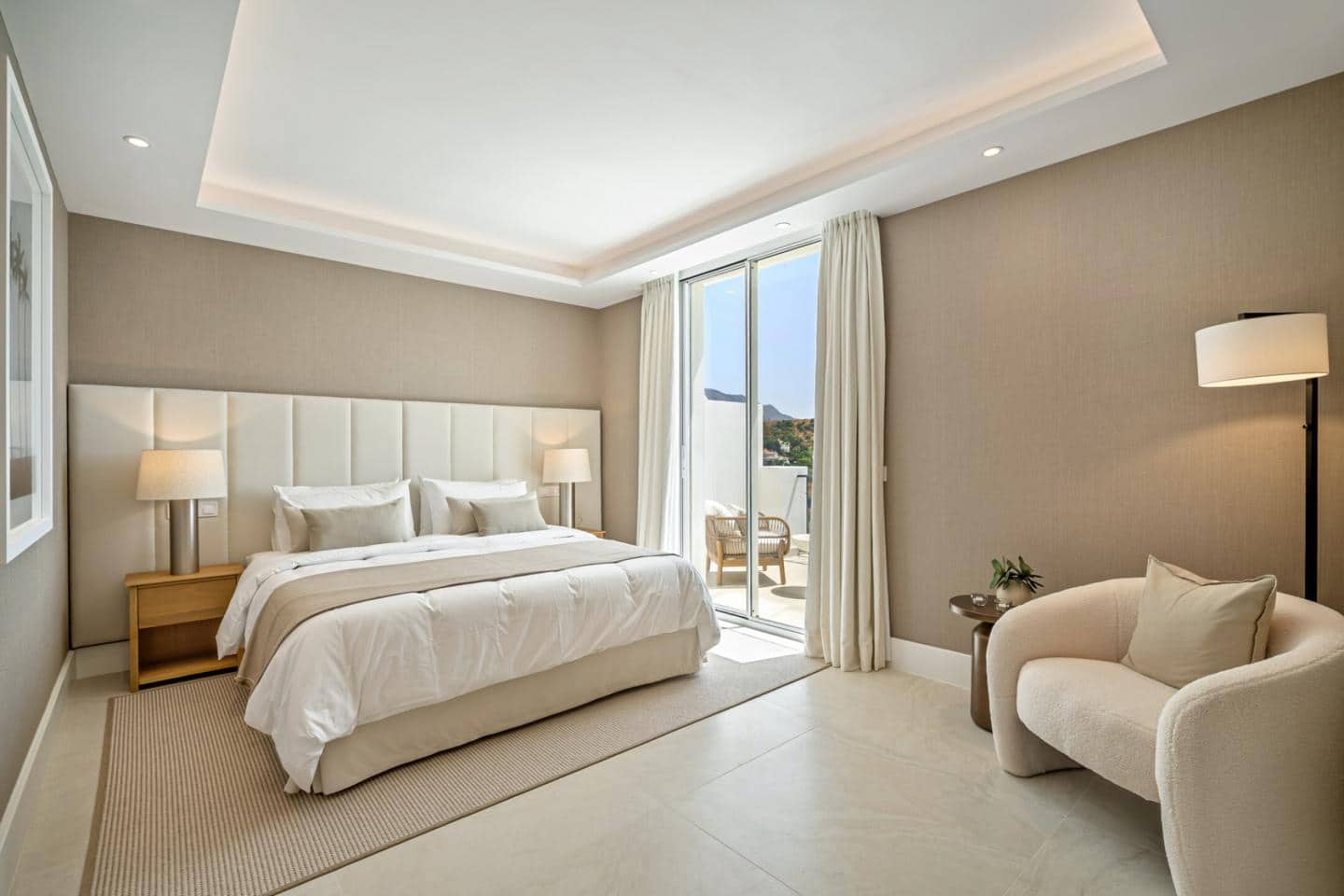 4 bedroom Apartment for sale in Benahavis with pool garage - € 1,875,000 (Ref: 9226027)