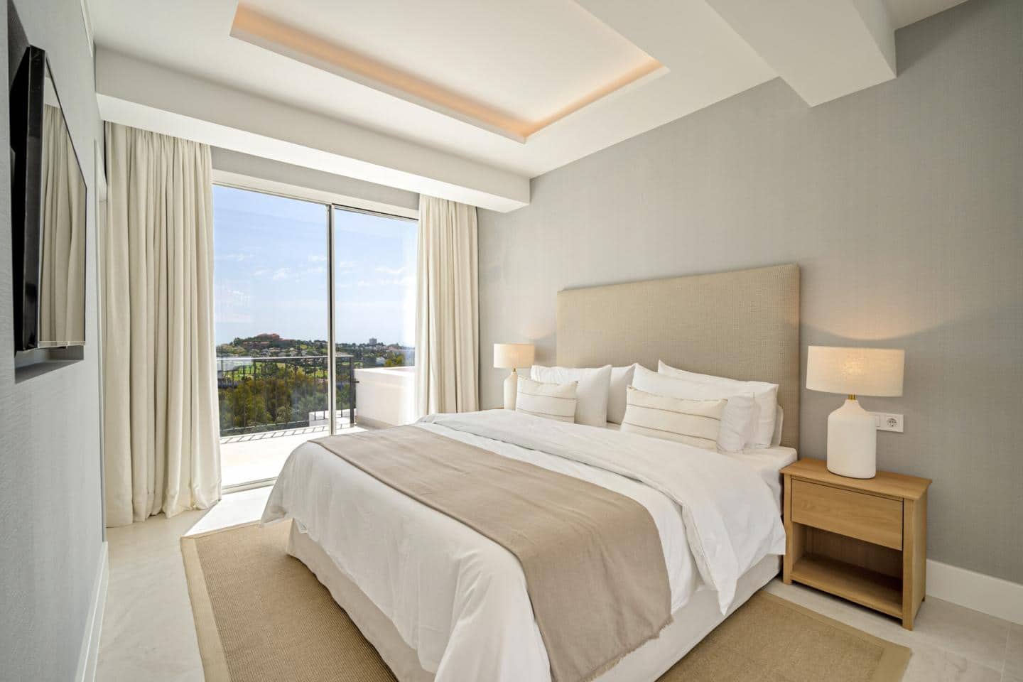 4 bedroom Apartment for sale in Benahavis with pool garage - € 1,875,000 (Ref: 9226027)