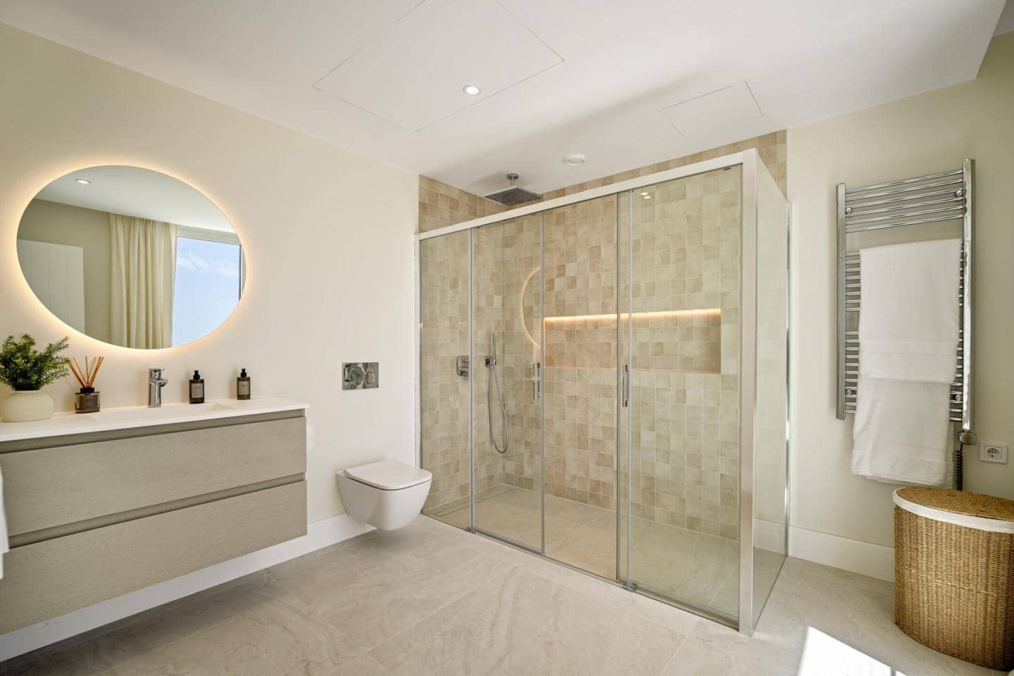 4 bedroom Apartment for sale in Benahavis with pool garage - € 1,875,000 (Ref: 9226027)