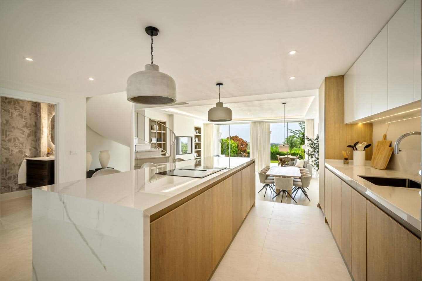 4 bedroom Apartment for sale in Benahavis with pool garage - € 1,875,000 (Ref: 9226027)