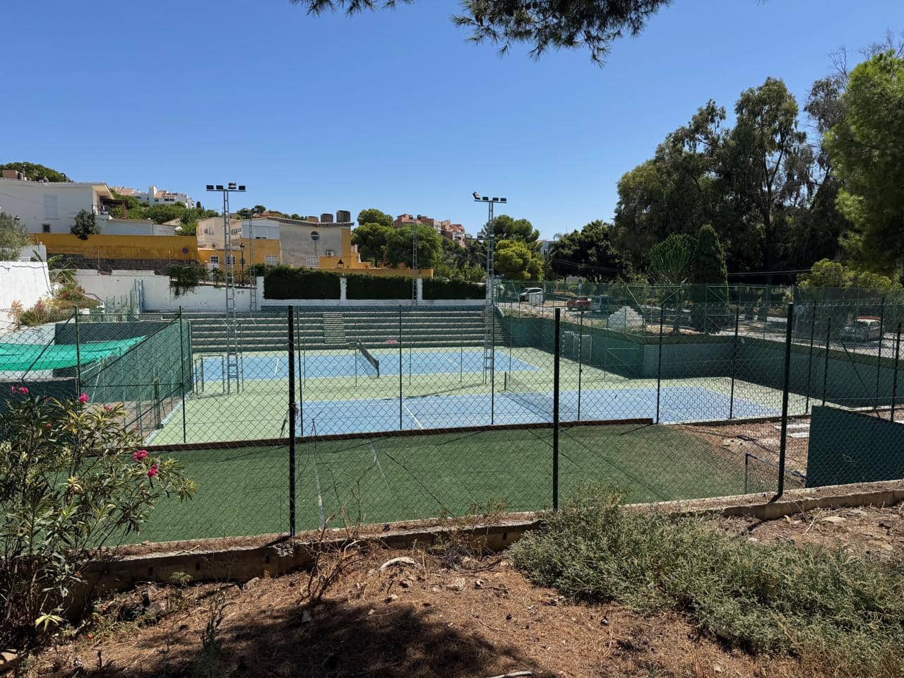 2 soveværelse Lejlighed til salg i Estepona med swimmingpool - € 249.000 (Ref: 9231560)