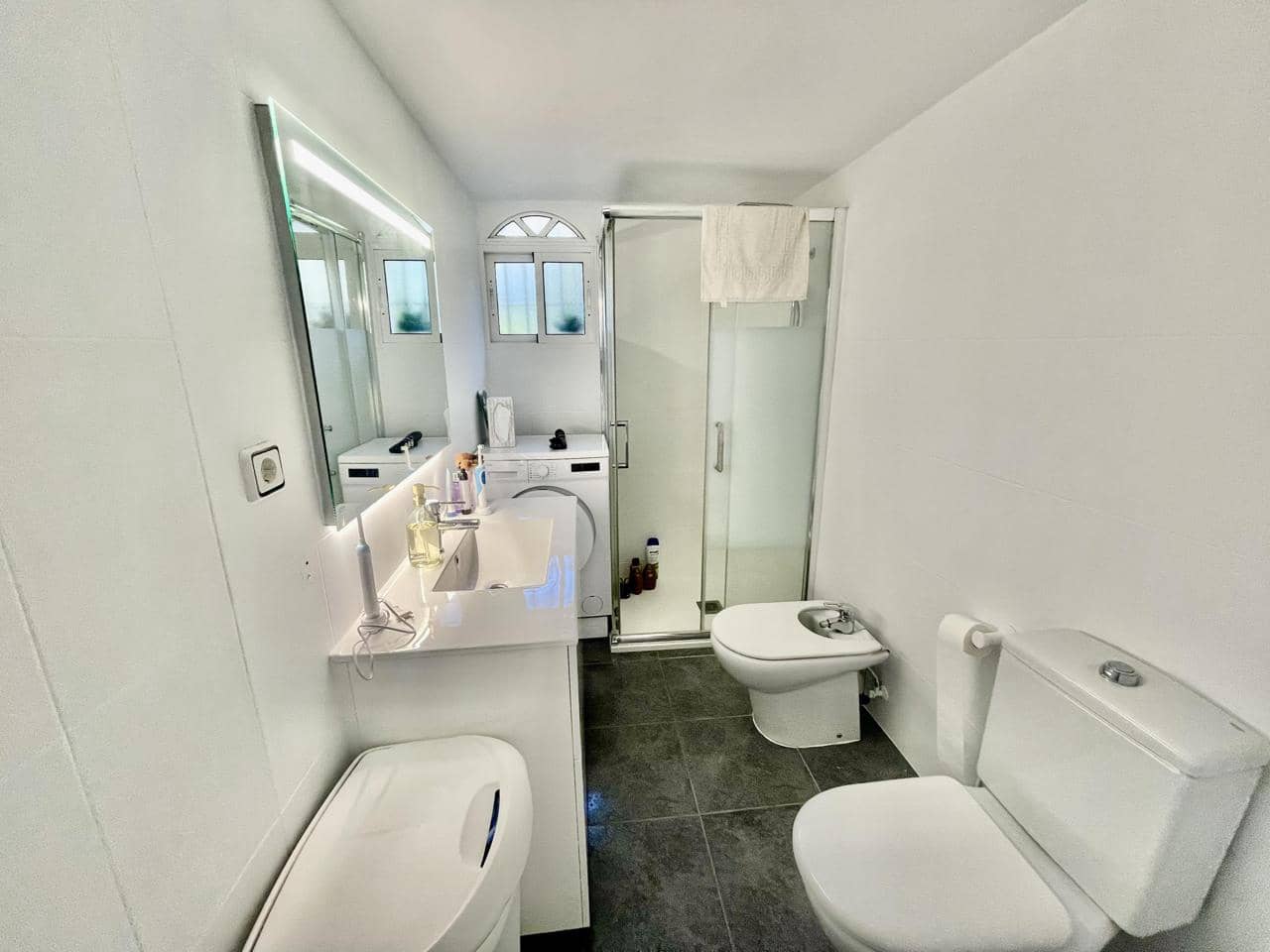 2 soveværelse Lejlighed til salg i Estepona med swimmingpool - € 249.000 (Ref: 9231560)