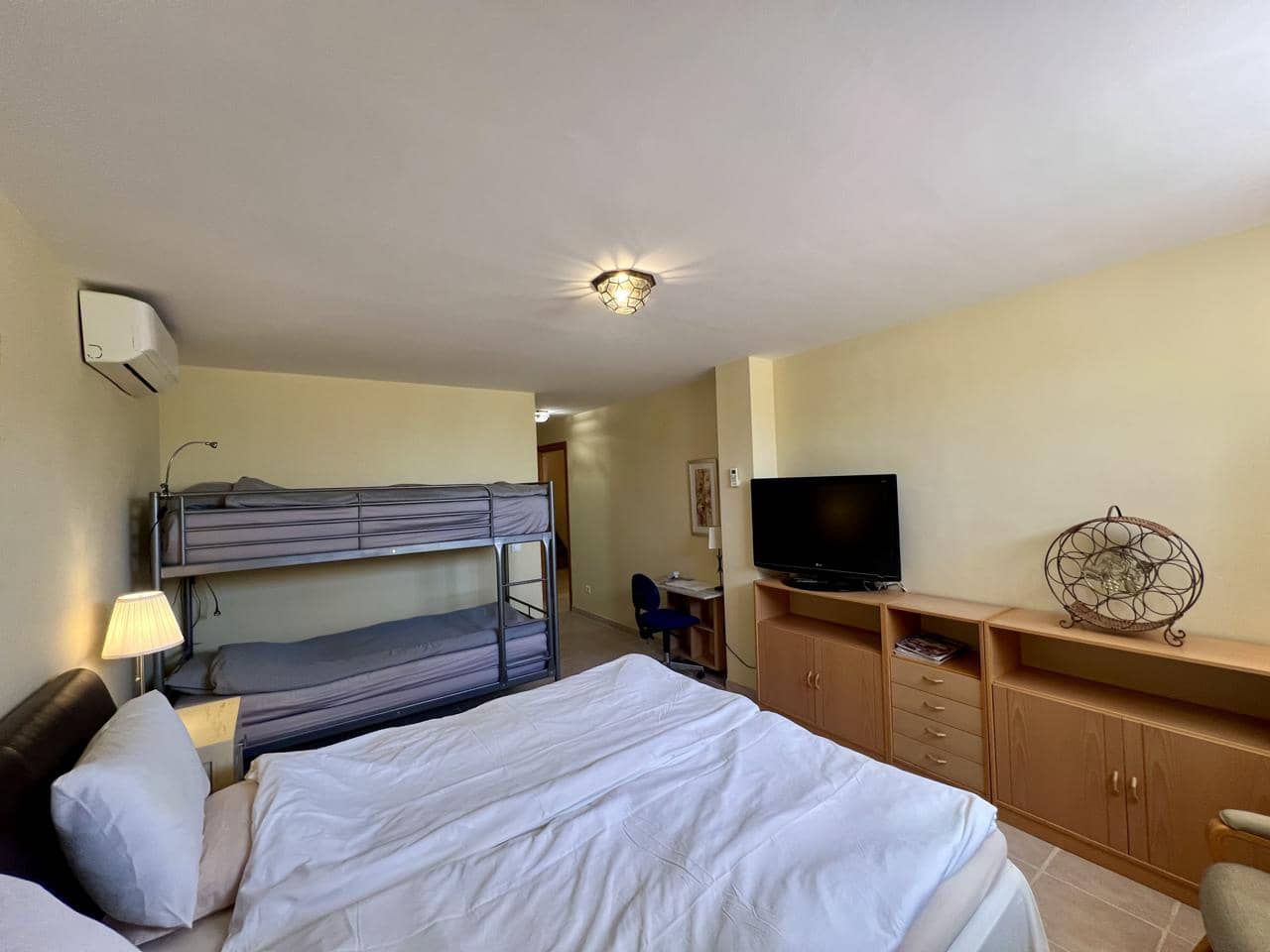 8 soveværelse Finca/Landehus til salg i Estepona med swimmingpool garage - € 1.190.000 (Ref: 9232018)