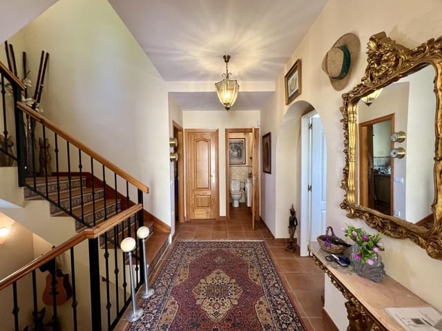 8 slaapkamer Finca/Landhuis te koop in Altos de Estepona, Estepona met zwembad garage - € 1.190.000 (Ref: 9232018)