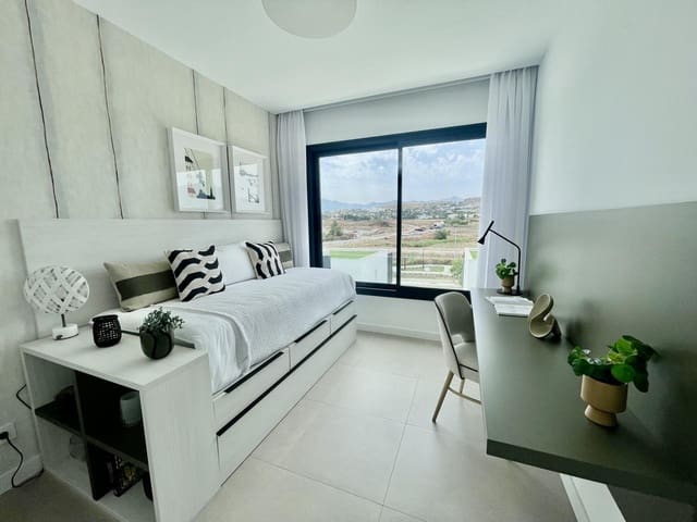 Chalet de 3 habitaciones en El Paraiso, Estepona en venta con piscina garaje - 850.000 € (Ref: 9256358)