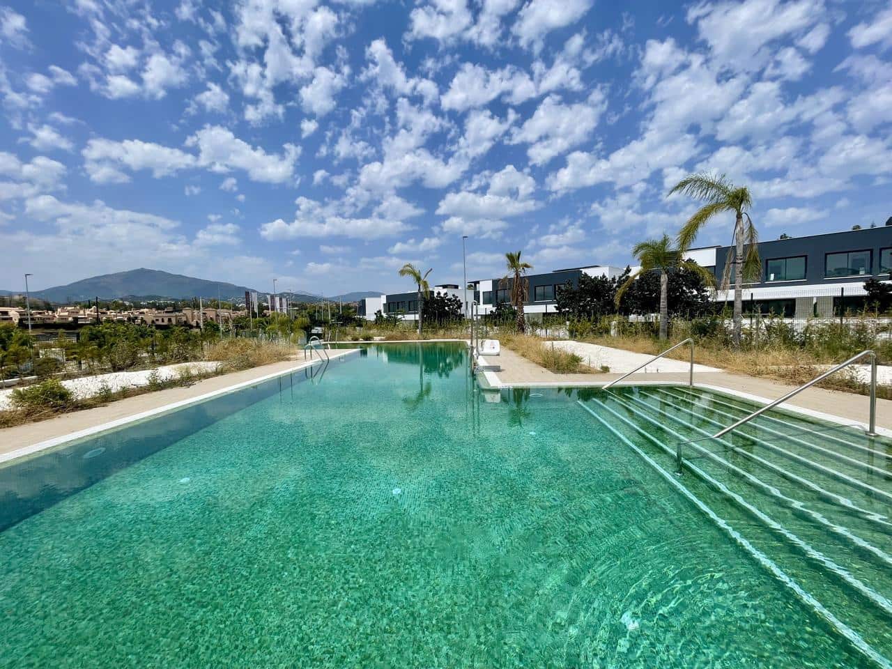 Chalet de 3 habitaciones en El Paraiso en venta con piscina garaje - 850.000 € (Ref: 9256358)