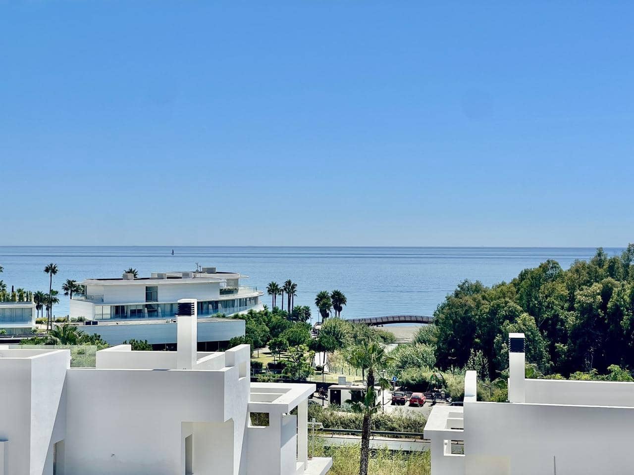 3 chambre Penthouse à vendre à Estepona avec piscine garage - 725 000 € (Ref: 9256359)