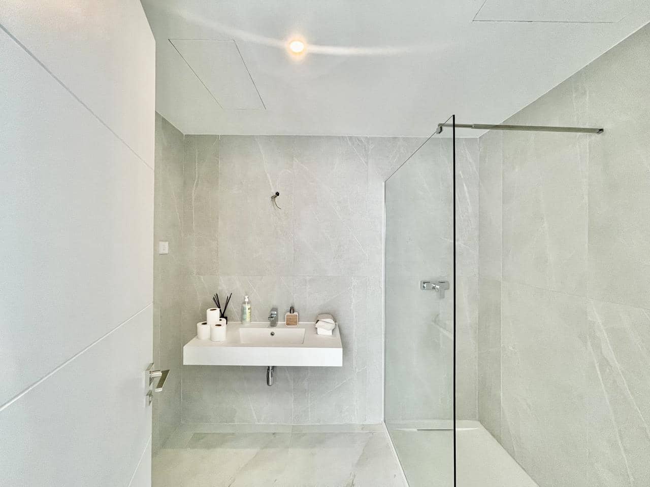 3 chambre Penthouse à vendre à Estepona avec piscine garage - 725 000 € (Ref: 9256359)