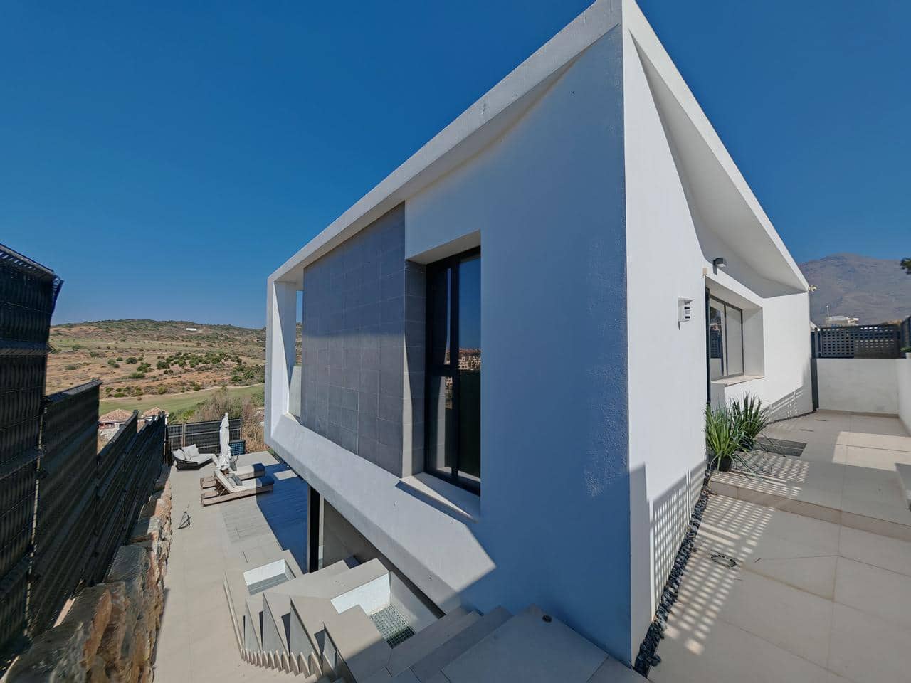 5 soverom Villa til salgs i Estepona med svømmebasseng garasje - € 1 690 000 (Ref: 9256580)