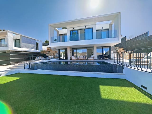 5 bedroom Villa for sale in Valle Romano Golf, Estepona with pool garage - € 1,690,000 (Ref: 9256580)