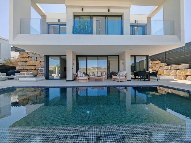 5 bedroom Villa for sale in Valle Romano Golf, Estepona with pool garage - € 1,690,000 (Ref: 9256580)