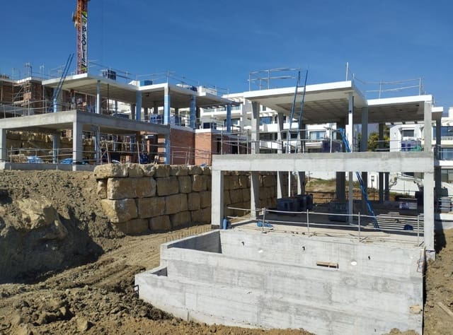 3 soverom Villa til salgs i Estepona Golf, Estepona med svømmebasseng garasje - € 1 440 000 (Ref: 9256584)