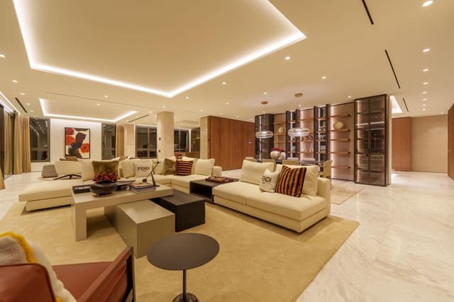 4 slaapkamer Villa te koop in Lomas De Marbella, Marbella met zwembad garage - € 11.900.000 (Ref: 9257602)