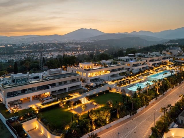 4 slaapkamer Villa te koop in Lomas De Marbella, Marbella met zwembad garage - € 11.900.000 (Ref: 9257602)