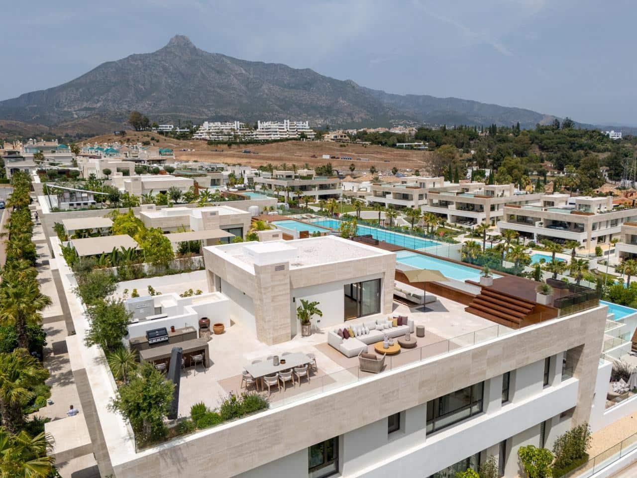 4 slaapkamer Villa te koop in Marbella met zwembad garage - € 11.900.000 (Ref: 9257602)