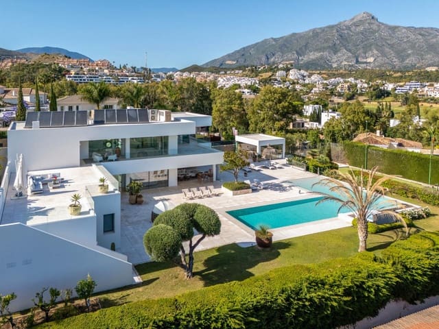 Chalet de 7 habitaciones en Los Naranjos, Marbella en venta con piscina garaje - 7.950.000 € (Ref: 9257605)