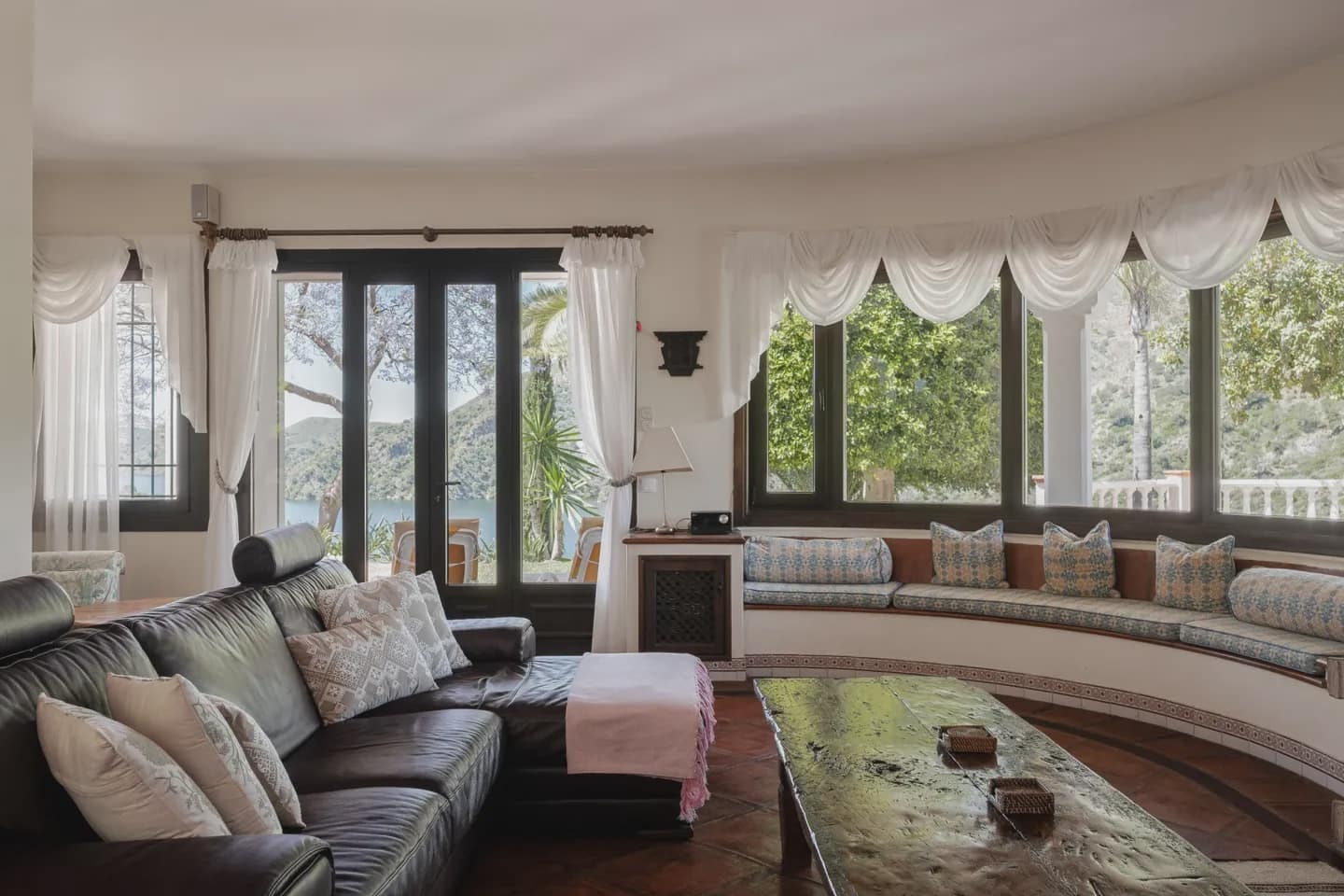 6 soveværelse Finca/Landehus til salg i Istan med swimmingpool garage - € 4.995.000 (Ref: 9275335)