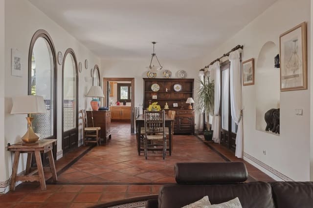 6 sypialnia Finka/Dom wiejski na sprzedaż w Istán z basenem garażem - 4 995 000 € (Ref: 9275335)