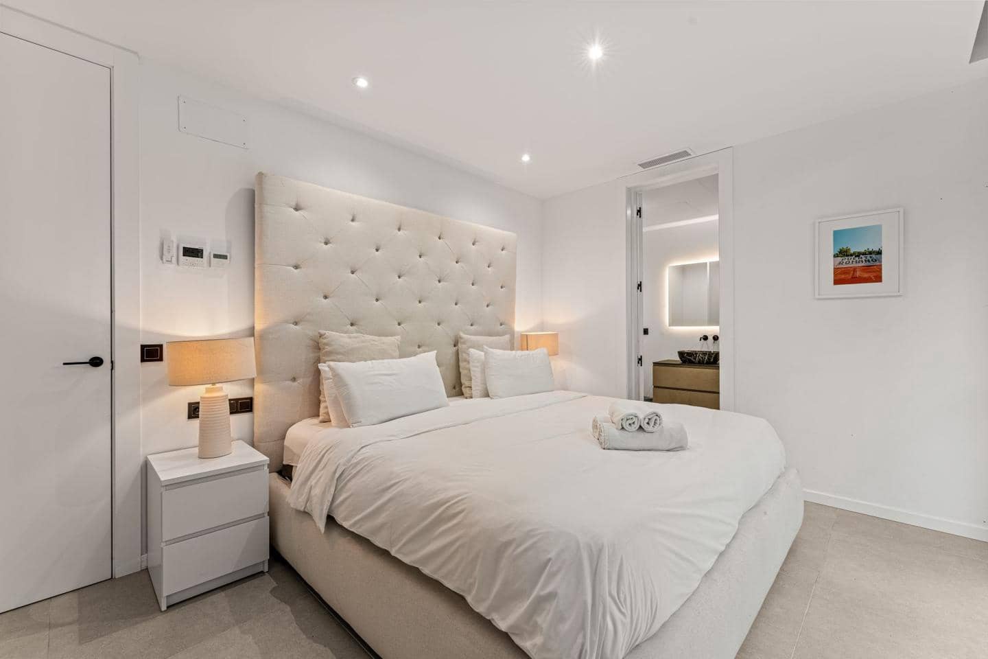 5 soverom Villa til salgs i El Paraiso med svømmebasseng garasje - € 1 790 000 (Ref: 9275336)