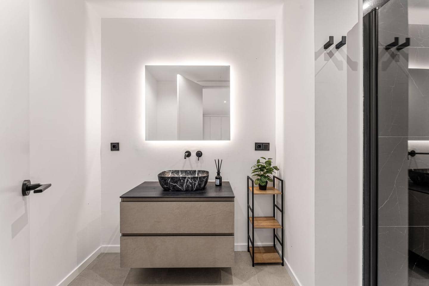 5 soverom Villa til salgs i El Paraiso med svømmebasseng garasje - € 1 790 000 (Ref: 9275336)