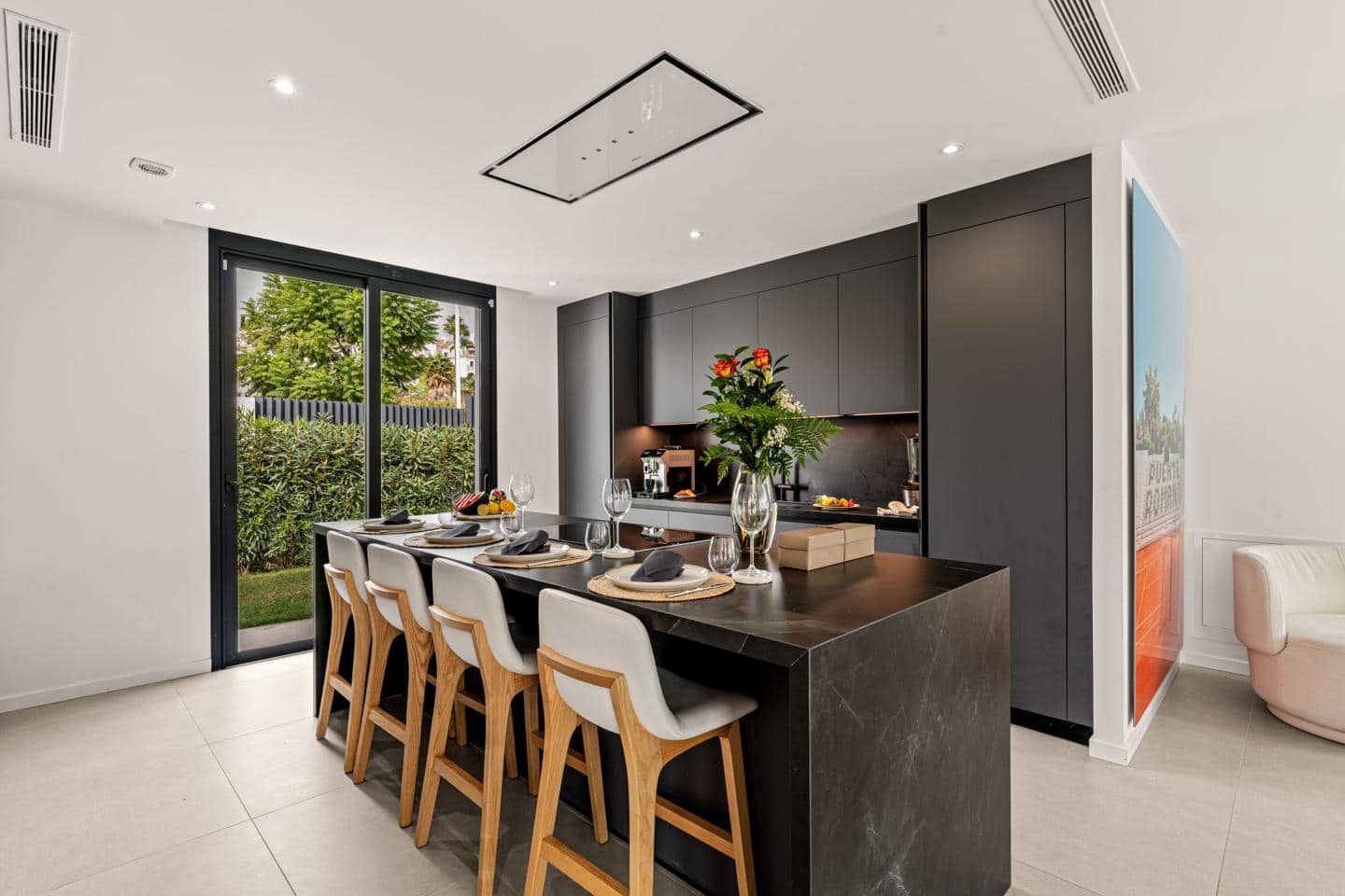 5 soverom Villa til salgs i El Paraiso med svømmebasseng garasje - € 1 790 000 (Ref: 9275336)