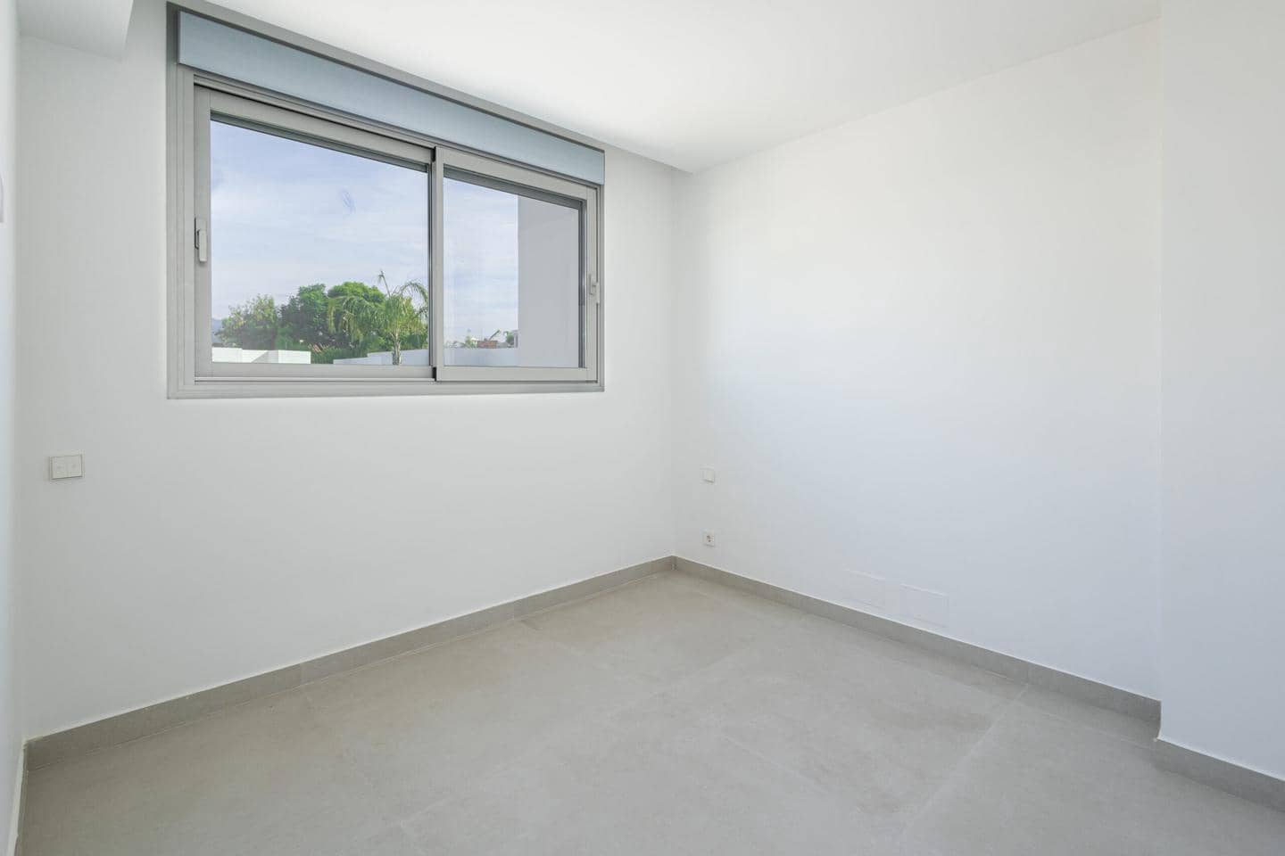 3 sypialnia Willa na sprzedaż w San Pedro de Alcantara z basenem garażem - 1 100 000 € (Ref: 9329767)