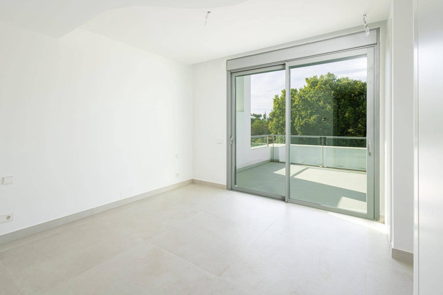 3 sypialnia Willa na sprzedaż w San Pedro de Alcantara z basenem garażem - 1 100 000 € (Ref: 9329767)