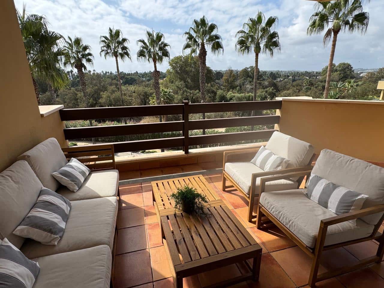 3 slaapkamer Appartement te koop in San Roque met zwembad garage - € 520.000 (Ref: 9329769)