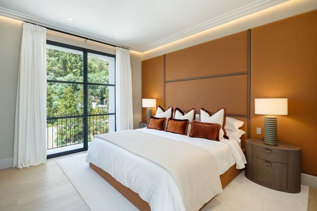 6 slaapkamer Villa te koop in Las Brisas, Marbella met zwembad garage - € 11.750.000 (Ref: 9338514)