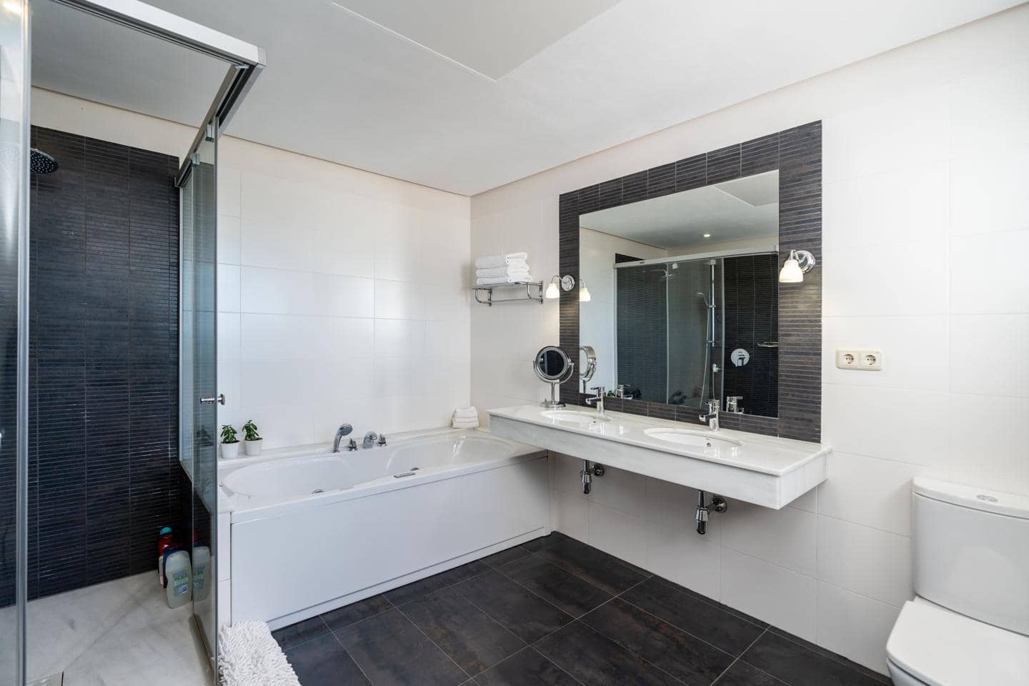 4 chambre Villa/Maison à vendre à Benahavis avec piscine garage - 1 795 000 € (Ref: 9338515)