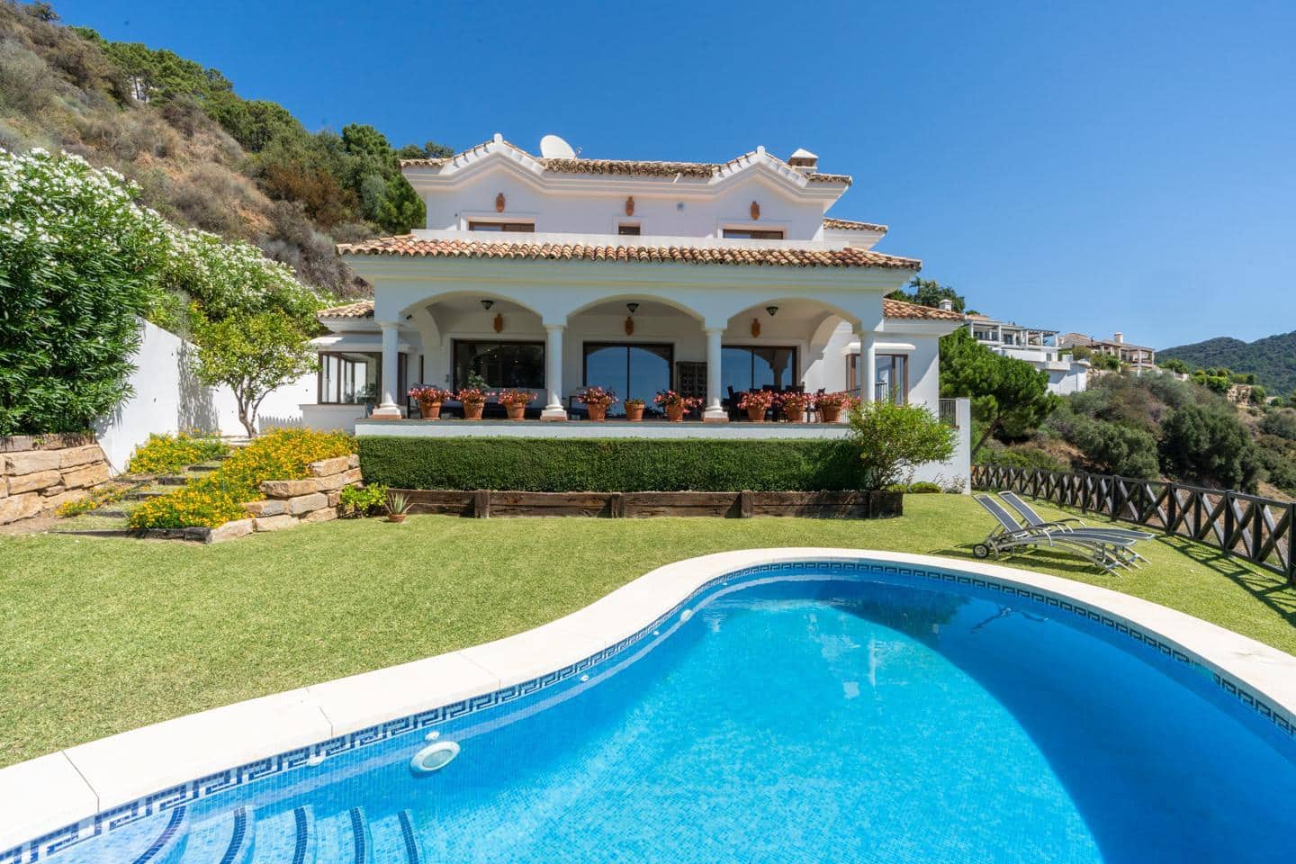 4 chambre Villa/Maison à vendre à Benahavis avec piscine garage - 1 795 000 € (Ref: 9338515)