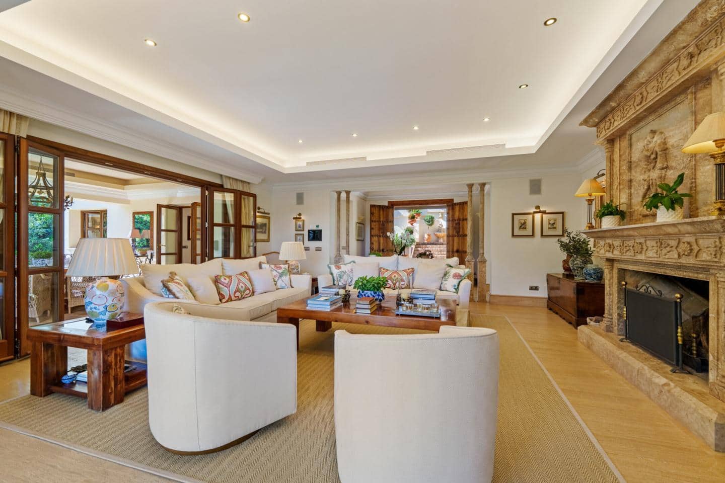6 slaapkamer Villa te koop in Marbella met zwembad garage - € 8.950.000 (Ref: 9343032)