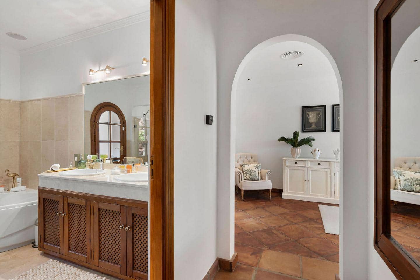 4 soverom Villa til salgs i Benahavis med svømmebasseng garasje - € 4 500 000 (Ref: 9343077)