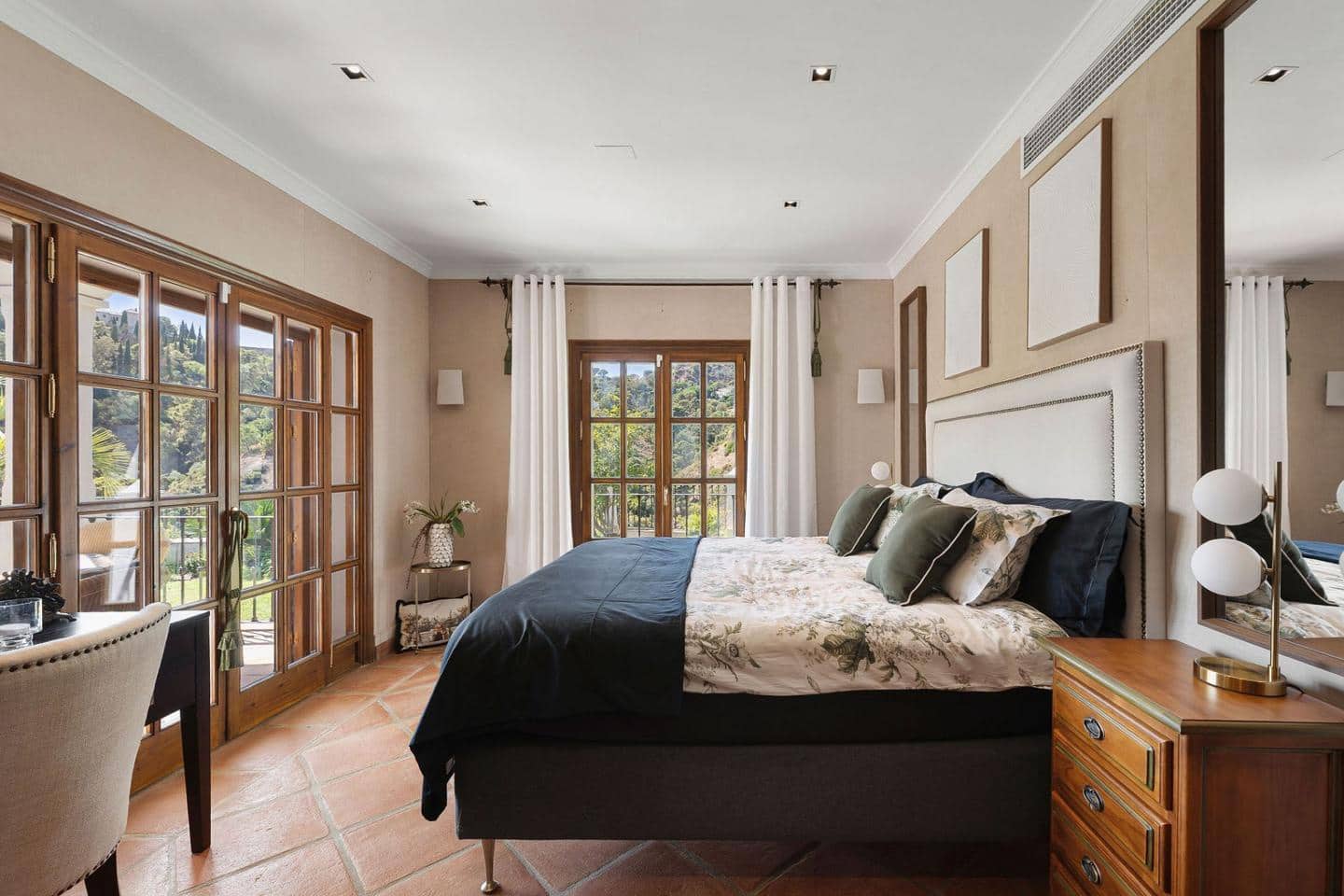 4 soverom Villa til salgs i Benahavis med svømmebasseng garasje - € 4 500 000 (Ref: 9343077)