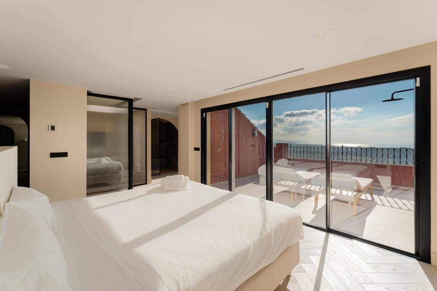 4 slaapkamer Penthouse te koop in Benahavis met zwembad - € 1.995.000 (Ref: 9343078)