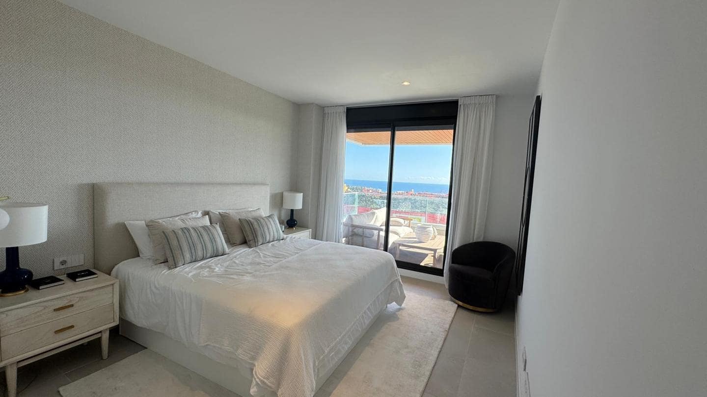 2 slaapkamer Appartement te koop in Estepona met zwembad garage - € 445.000 (Ref: 9373953)