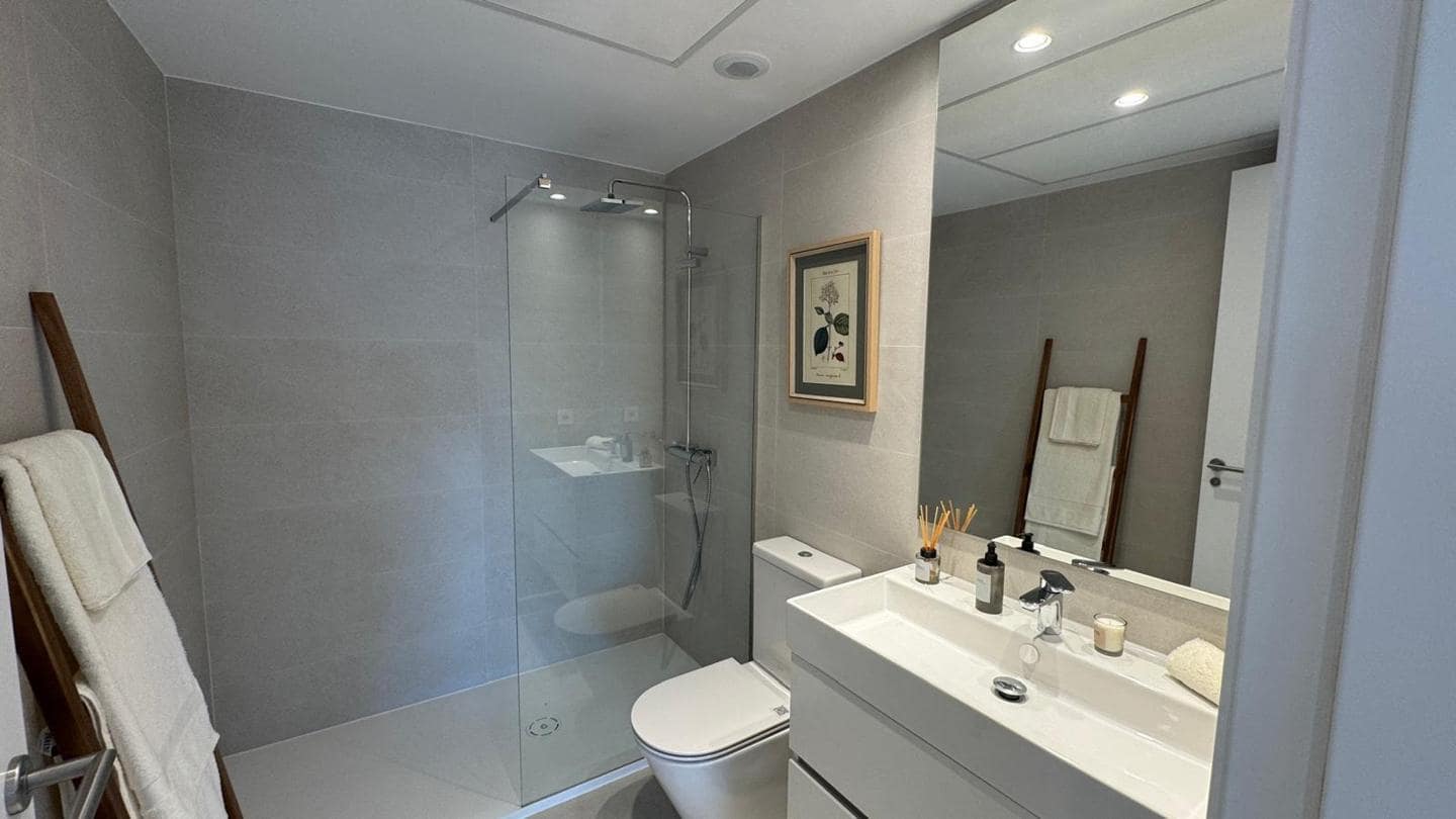 2 slaapkamer Appartement te koop in Estepona met zwembad garage - € 445.000 (Ref: 9373953)