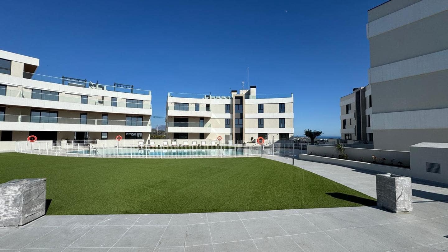 2 slaapkamer Appartement te koop in Estepona met zwembad garage - € 445.000 (Ref: 9373953)