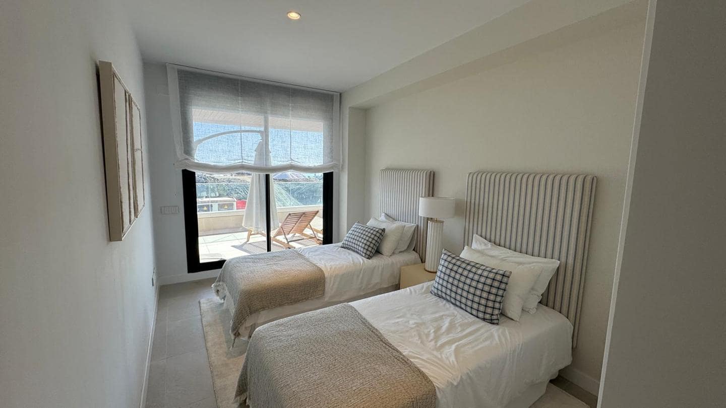 2 slaapkamer Appartement te koop in Estepona met zwembad garage - € 445.000 (Ref: 9373953)