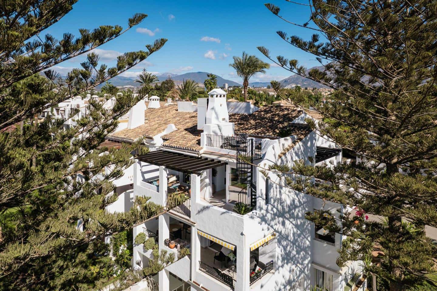 3 chambre Penthouse à vendre à Marbella avec piscine garage - 2 495 000 € (Ref: 9373954)