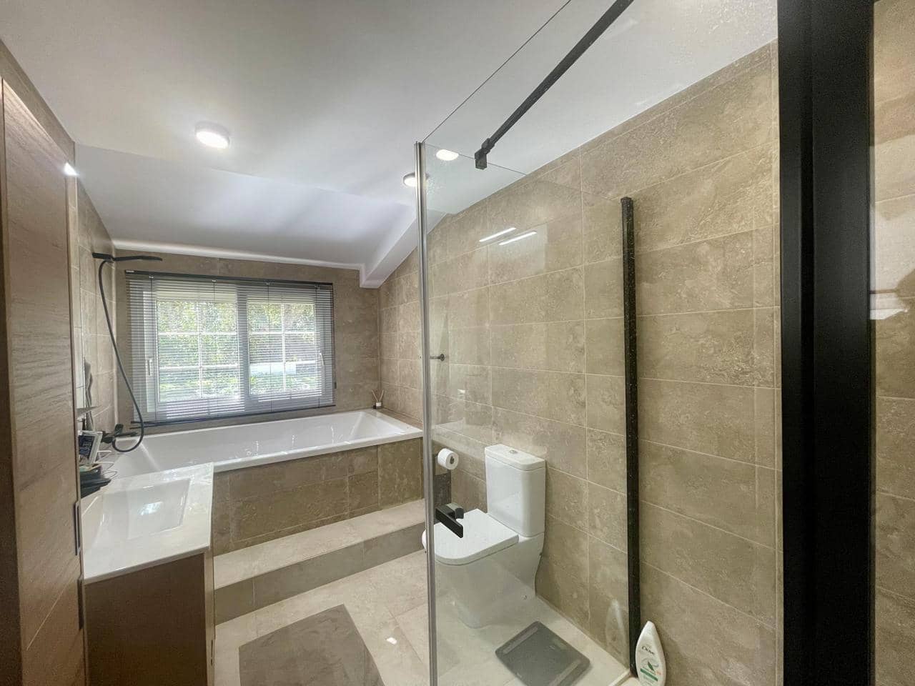 3 Zimmer Villa zu verkaufen in Sotogrande mit Pool Garage - 860.000 € (Ref: 9373955)