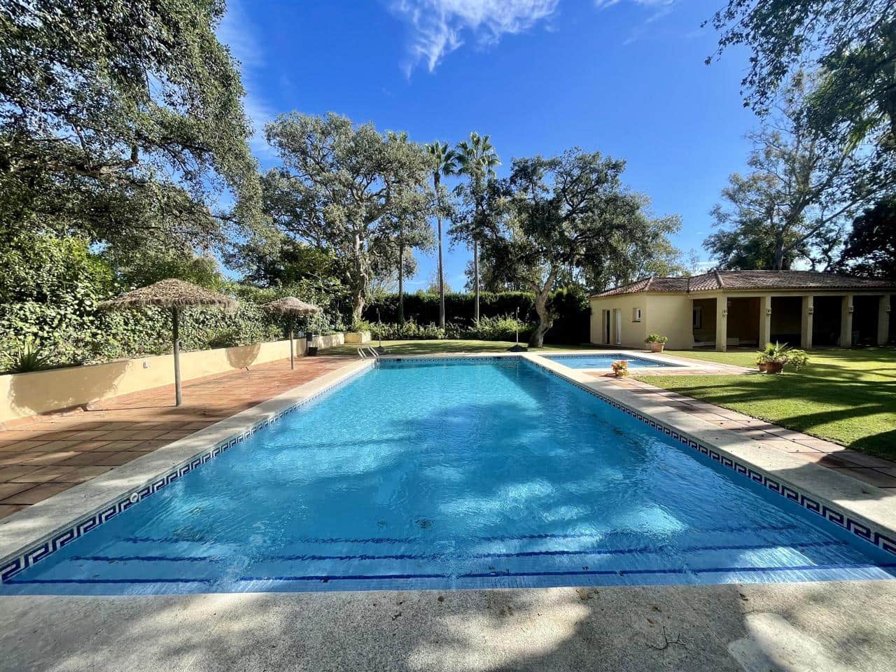 3 Zimmer Villa zu verkaufen in Sotogrande mit Pool Garage - 860.000 € (Ref: 9373955)