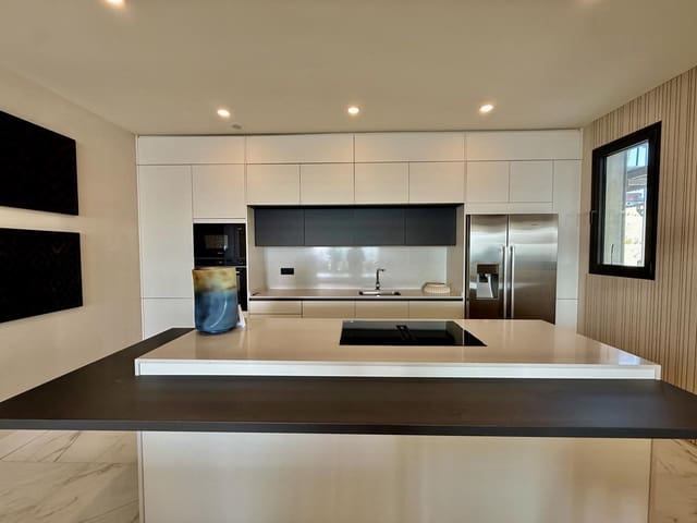 3 Zimmer Penthouse zu verkaufen in La Concha - Resina Golf, Estepona mit Pool Garage - 1.409.000 € (Ref: 9384925)