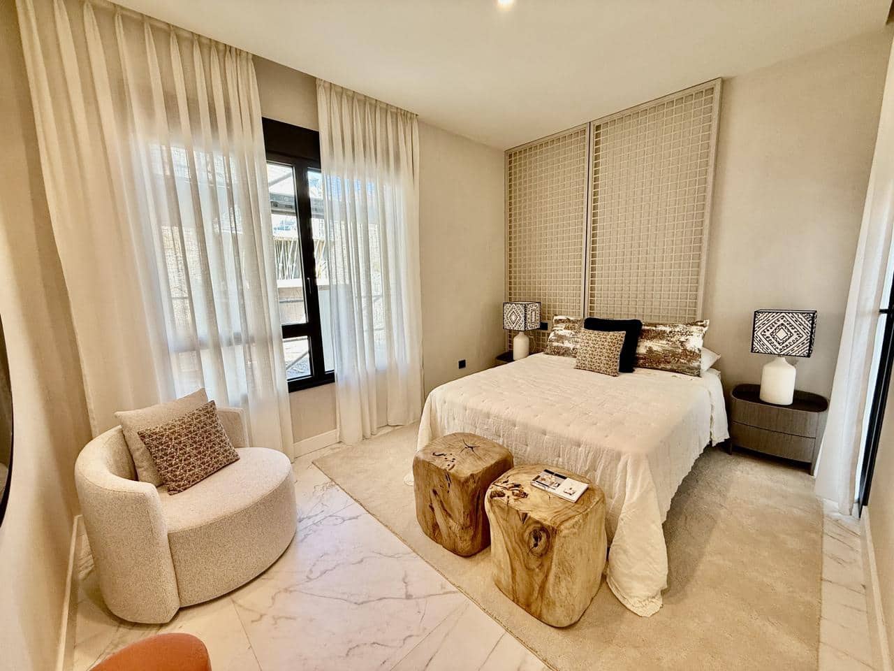 5 soveværelse Lejlighed til salg i Estepona med swimmingpool garage - € 1.679.000 (Ref: 9384926)